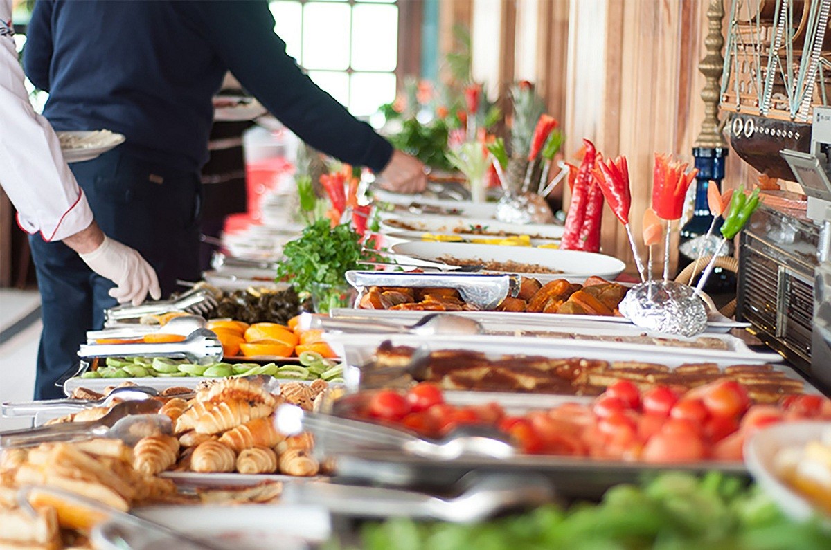 thuc don tiec buffet thuong gom nhung mon gi